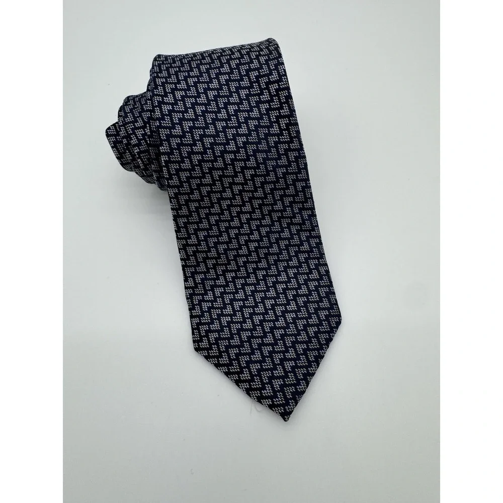 Michael Kors Tie Navy Blue‎ Geometric Pattern 100% Silk Mens Classic Necktie